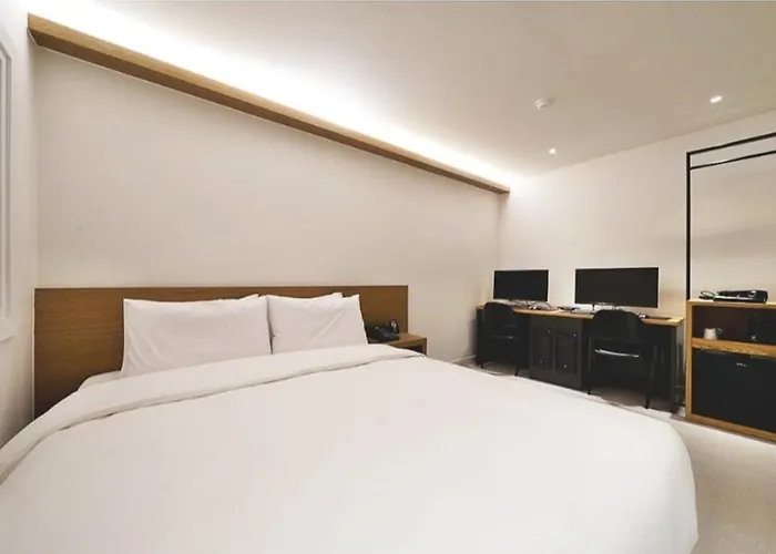 Seomyeon Business J7 Hotel 2*