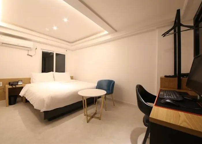 Seomyeon Business J7 Hotel 2*