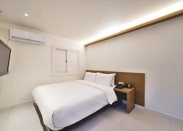 Seomyeon Business J7 Hotel 2*